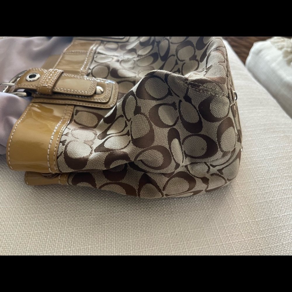 Coach beige, signature, soho, pleated, jacquard, bag/purse and matching wallet. - Picture 4 of 13